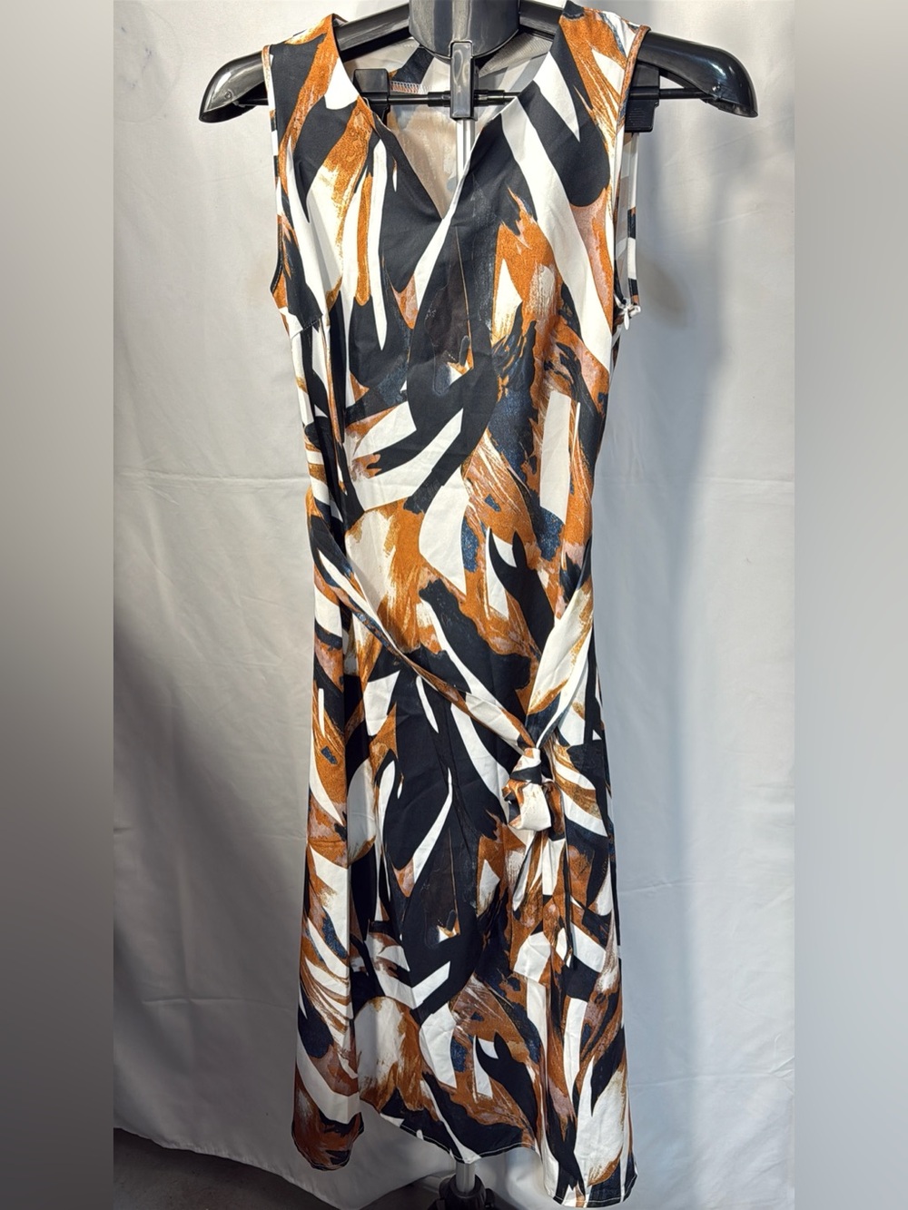 Sleeveless Abstract-Print Maxi Dress in White, Black & Rust